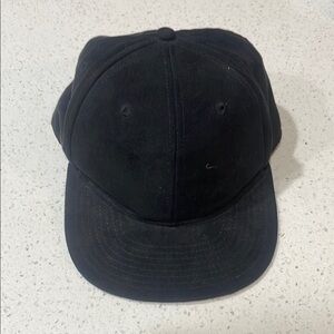 H&M Black Snapback Hat with Structured Crown